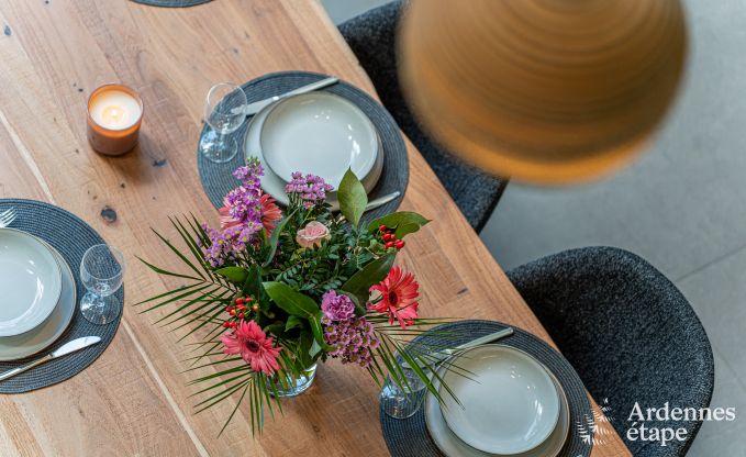 Ruime villa voor 8 personen in Durbuy met sauna, hottub en priv�tuin