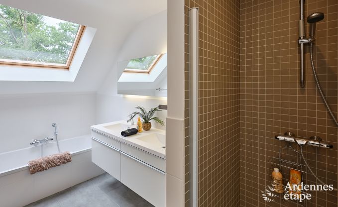 Luxevilla in Durbuy voor 8 personen met jacuzzi, sauna, overdekt terras en privtuin
