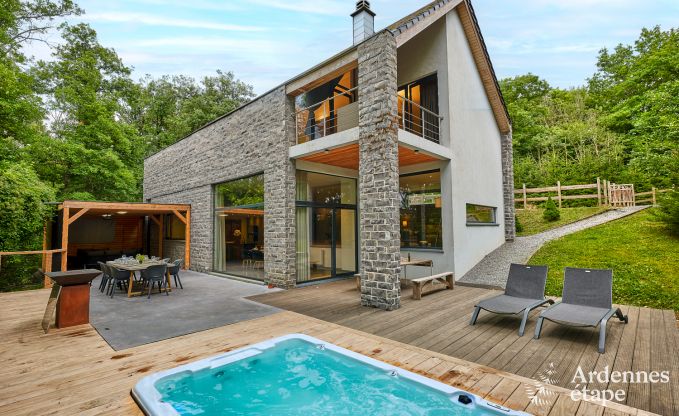 Luxevilla in Durbuy voor 8 personen met jacuzzi, sauna, overdekt terras en privtuin