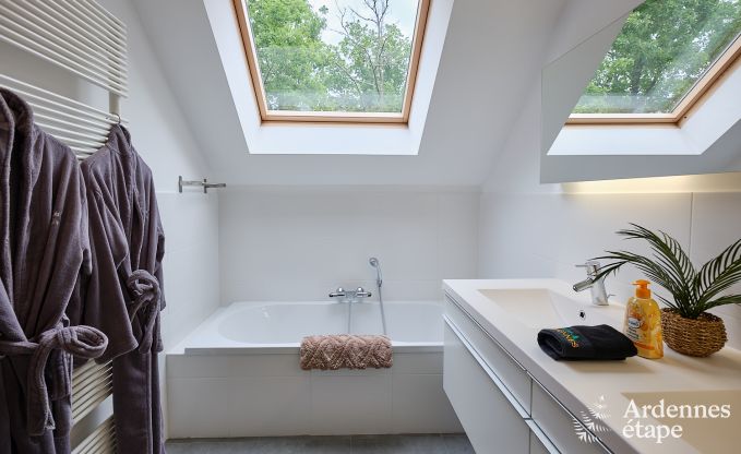Luxevilla in Durbuy voor 8 personen met jacuzzi, sauna, overdekt terras en privtuin