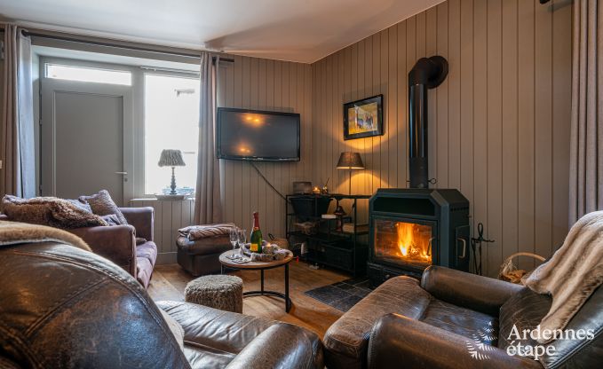 Charmante vakantiewoning voor 6 personen in �rez�e met 3 slaapkamers, priv�terras en houtkachel nabij de rustige Aisne-rivier