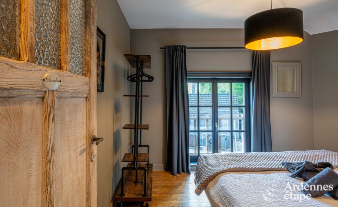 Charmante vakantiewoning voor 6 personen in �rez�e met 3 slaapkamers, priv�terras en houtkachel nabij de rustige Aisne-rivier