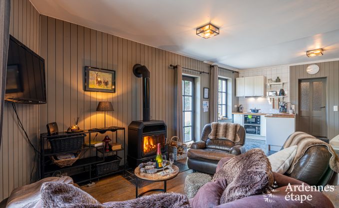 Charmante vakantiewoning voor 6 personen in �rez�e met 3 slaapkamers, priv�terras en houtkachel nabij de rustige Aisne-rivier