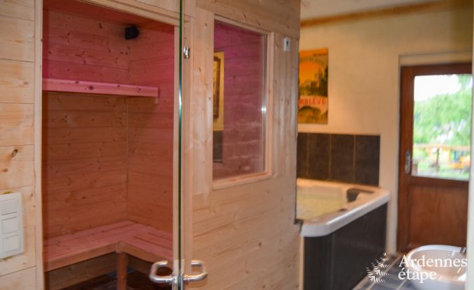 Dorpswoning voor 12 personen met jacuzzi en sauna in Érezée