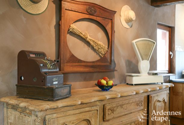 Ruime woning voor 12 personen in Erez�e, 6 slaapkamers, sauna, jacuzzi, speelkamer, Ardennen