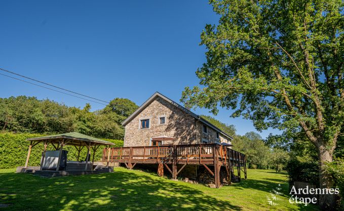 Vakantiehuis met overgedekte jacuzzi in Erez�e voor 16 personen in de Ardennen