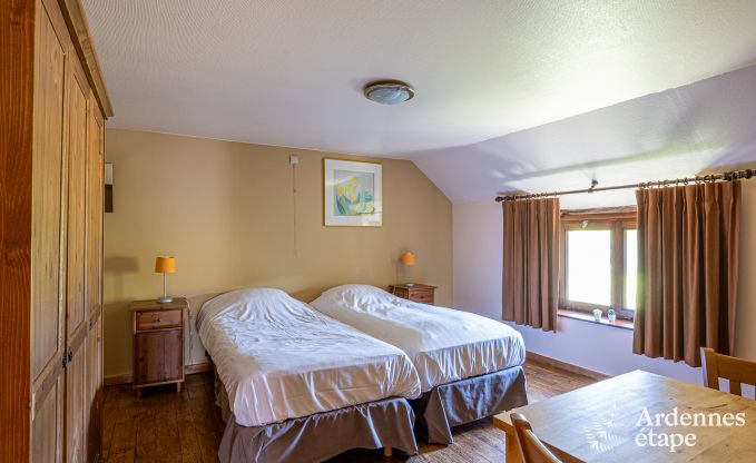 Vakantiehuis met overgedekte jacuzzi in Erez�e voor 16 personen in de Ardennen