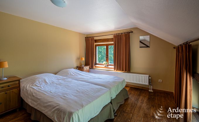 Vakantiehuis met overgedekte jacuzzi in Erez�e voor 16 personen in de Ardennen