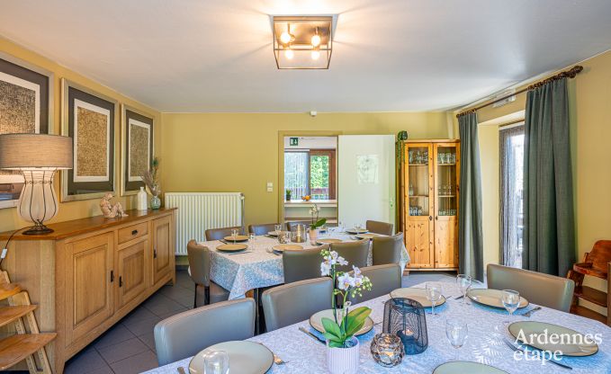 Vakantiehuis met overgedekte jacuzzi in Erez�e voor 16 personen in de Ardennen