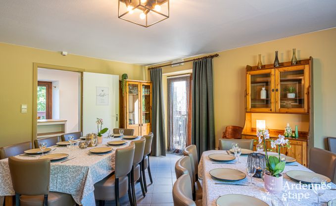 Vakantiehuis met overgedekte jacuzzi in Erez�e voor 16 personen in de Ardennen