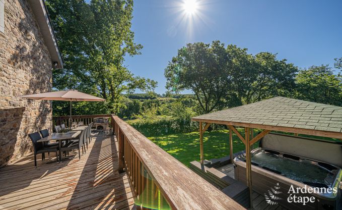 Vakantiehuis met overgedekte jacuzzi in Erez�e voor 16 personen in de Ardennen