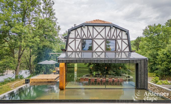 Afgelegen vakantiewoning in Esneux voor 12 personen met 6 slaapkamers, 7 badkamers, jacuzzi en zwembad