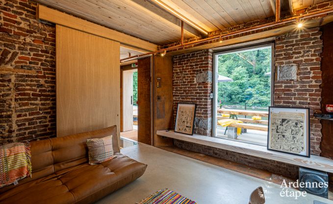 Afgelegen vakantiewoning in Esneux voor 12 personen met 6 slaapkamers, 7 badkamers, jacuzzi en zwembad