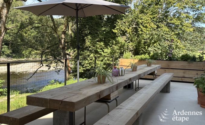 Afgelegen vakantiewoning in Esneux voor 12 personen met 6 slaapkamers, 7 badkamers, jacuzzi en zwembad