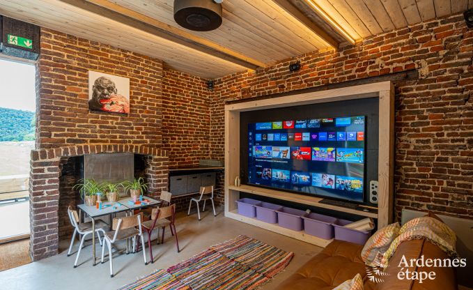 Afgelegen vakantiewoning in Esneux voor 12 personen met 6 slaapkamers, 7 badkamers, jacuzzi en zwembad