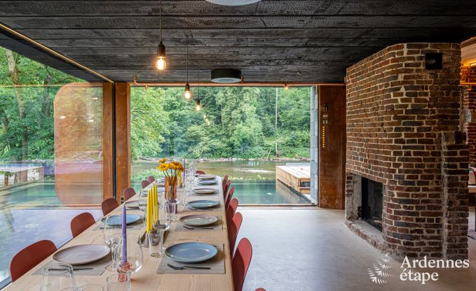 Afgelegen vakantiewoning in Esneux voor 12 personen met 6 slaapkamers, 7 badkamers, jacuzzi en zwembad