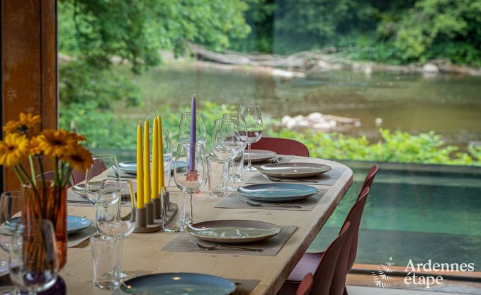 Afgelegen vakantiewoning in Esneux voor 12 personen met 6 slaapkamers, 7 badkamers, jacuzzi en zwembad