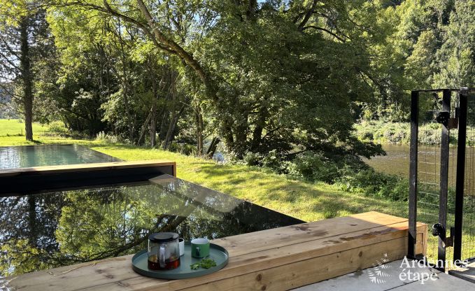 Afgelegen vakantiewoning in Esneux voor 12 personen met 6 slaapkamers, 7 badkamers, jacuzzi en zwembad