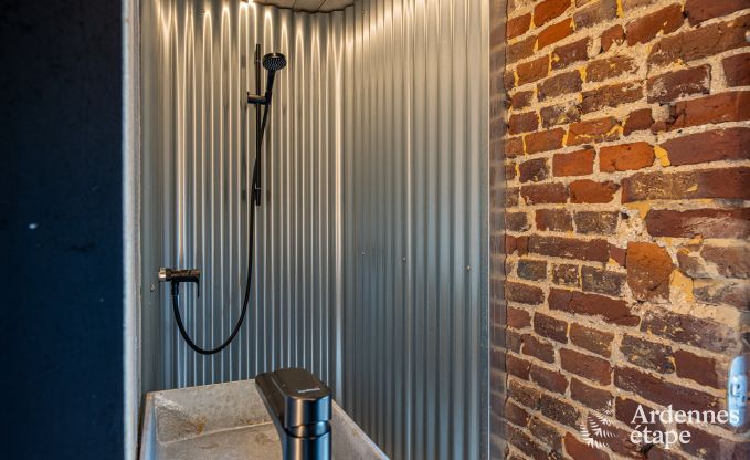 Afgelegen vakantiewoning in Esneux voor 12 personen met 6 slaapkamers, 7 badkamers, jacuzzi en zwembad