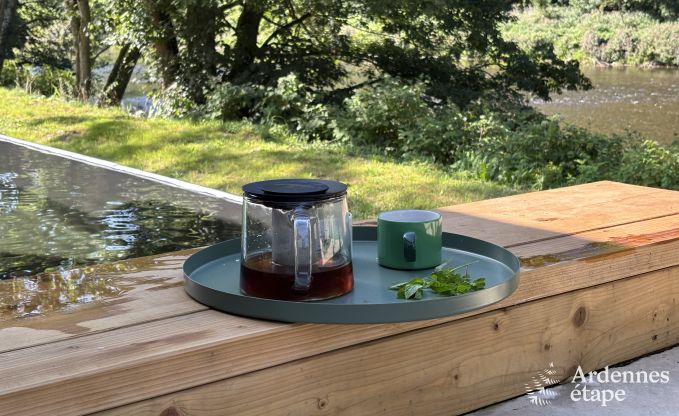 Afgelegen vakantiewoning in Esneux voor 12 personen met 6 slaapkamers, 7 badkamers, jacuzzi en zwembad