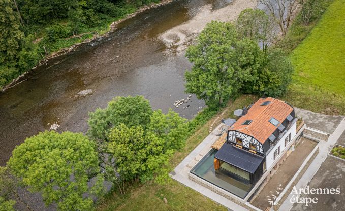 Afgelegen vakantiewoning in Esneux voor 12 personen met 6 slaapkamers, 7 badkamers, jacuzzi en zwembad