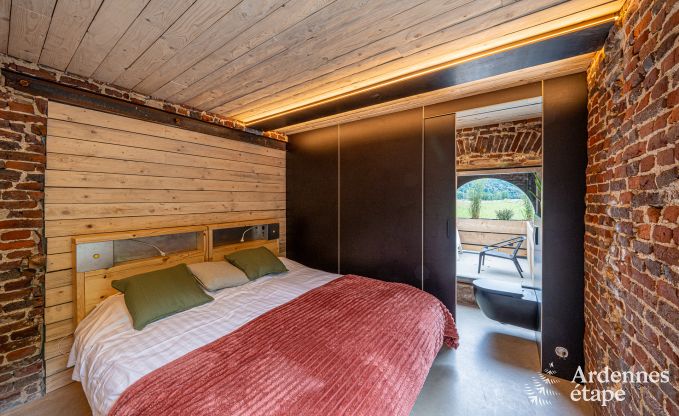 Afgelegen vakantiewoning in Esneux voor 12 personen met 6 slaapkamers, 7 badkamers, jacuzzi en zwembad