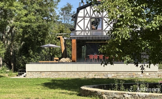 Afgelegen vakantiewoning in Esneux voor 12 personen met 6 slaapkamers, 7 badkamers, jacuzzi en zwembad