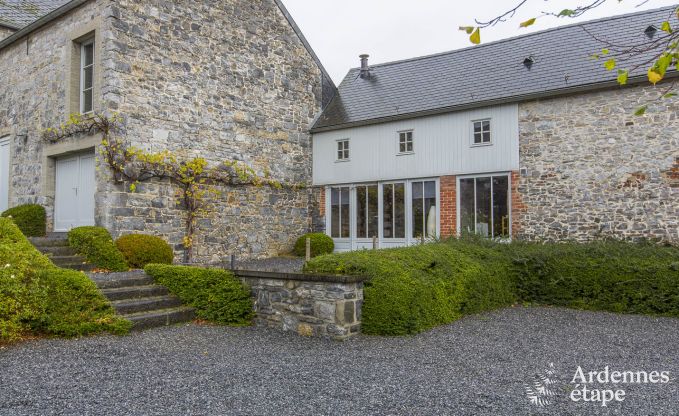 Authentiek vakantiehuis voor 32 personen in Maredsous, in de vallei van de Molign�e