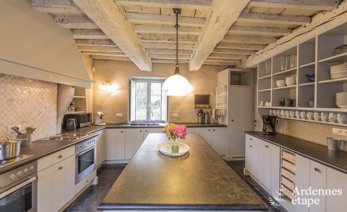 Authentiek vakantiehuis voor 32 personen in Maredsous, in de vallei van de Molign�e