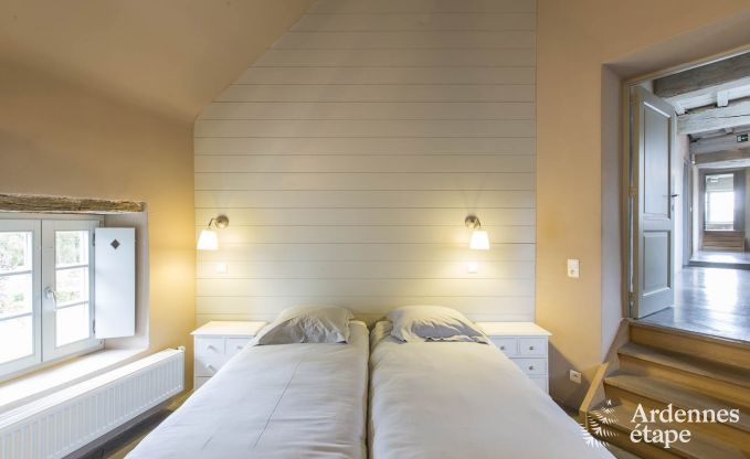 Authentiek vakantiehuis voor 32 personen in Maredsous, in de vallei van de Molign�e