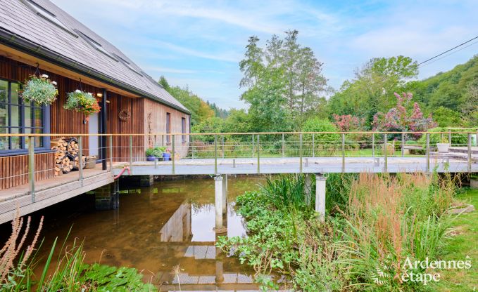 Charmante chalet voor 2 personen in Ferrires met houtkachel, tuin en
privterras aan het water
