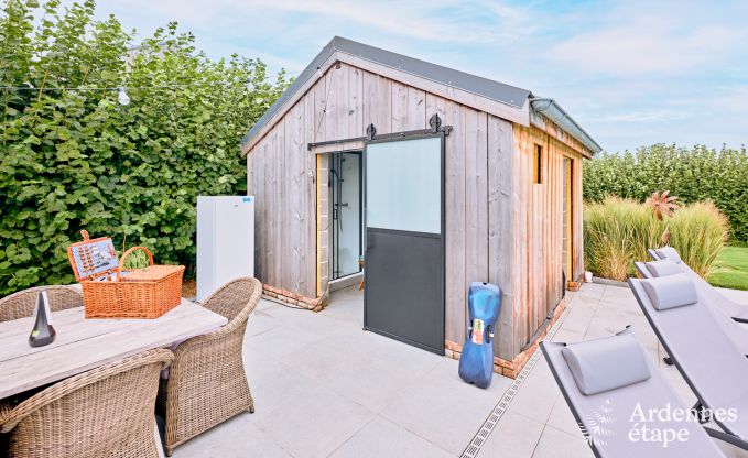 Ruime comfortabele vakantiewoning voor 10 personen in Voeren met priv�zwembad, jacuzzi en tuin