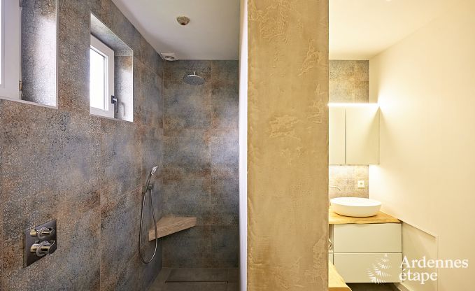 Charmant vakantiehuis voor 8 personen in Hamois met 4 slaapkamers, 3 badkamers, priv�tuin, speelruimte en terras aan het water