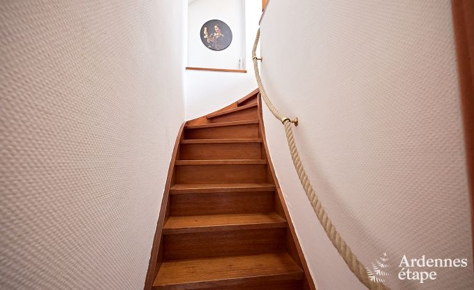 Charmant vakantiehuis voor 8 personen in Hamois met 4 slaapkamers, 3 badkamers, priv�tuin, speelruimte en terras aan het water