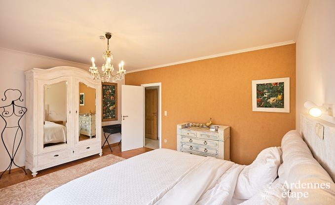 Charmant vakantiehuis voor 8 personen in Hamois met 4 slaapkamers, 3 badkamers, priv�tuin, speelruimte en terras aan het water