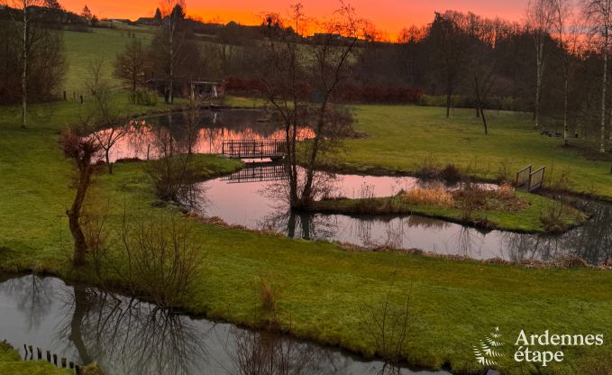 Charmant vakantiehuis voor 8 personen in Hamois met 4 slaapkamers, 3 badkamers, priv�tuin, speelruimte en terras aan het water
