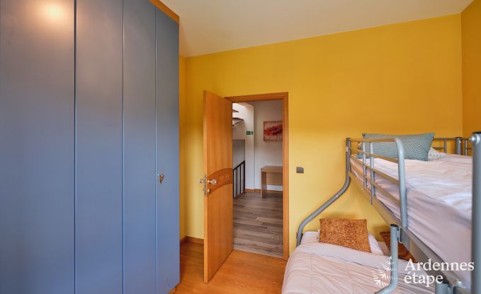 Ruime vakantiehuis bestaand uit twee aan elkaar geschakelde gebouwen in Han-sur-Lesse voor 13 personen met binnenzwembad