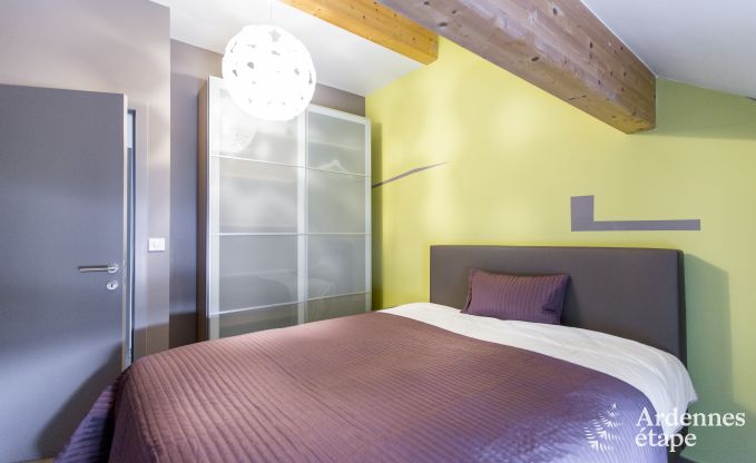 Ruime vakantiehuis bestaand uit twee aan elkaar geschakelde gebouwen in Han-sur-Lesse voor 13 personen met binnenzwembad