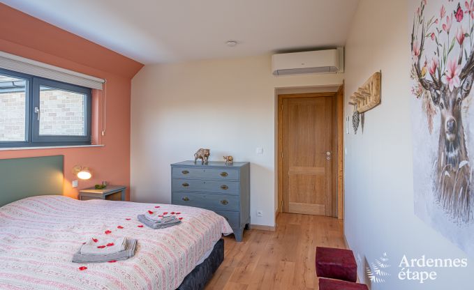 Ruime luxe villa met zwembad in Hastire, Ardennen