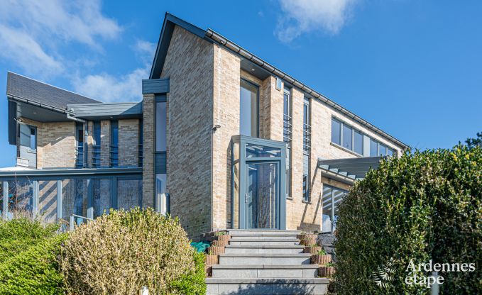 Ruime luxe villa met zwembad in Hastire, Ardennen