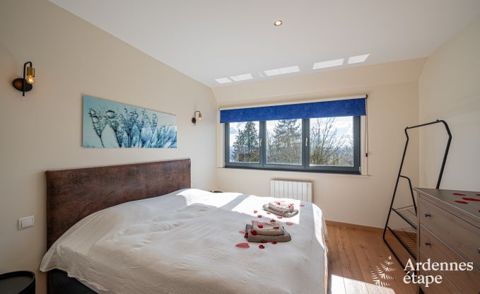 Ruime luxe villa met zwembad in Hastire, Ardennen