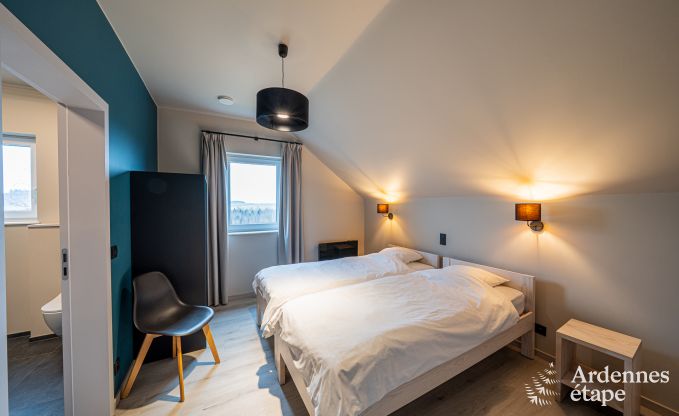 Luxe villa in Houffalize: accommodatie voor 22 personen met zwembad, sauna en tuin in de Ardennen