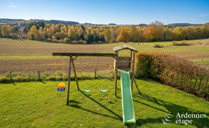 Luxe villa in Houffalize: accommodatie voor 22 personen met zwembad, sauna en tuin in de Ardennen