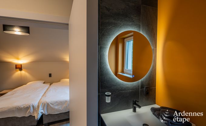 Luxe villa in Houffalize: accommodatie voor 22 personen met zwembad, sauna en tuin in de Ardennen