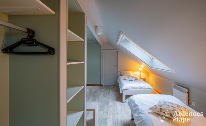 Luxe villa in Houffalize: accommodatie voor 22 personen met zwembad, sauna en tuin in de Ardennen