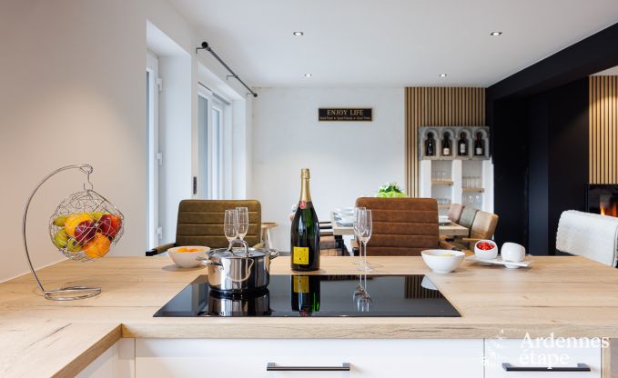 Hondvriendelijk vakantiehuis voor 8 personen in Houffalize