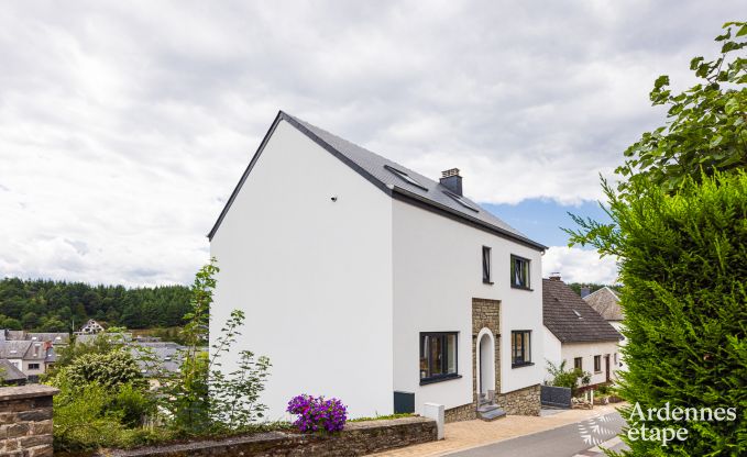 Hondvriendelijk vakantiehuis voor 8 personen in Houffalize