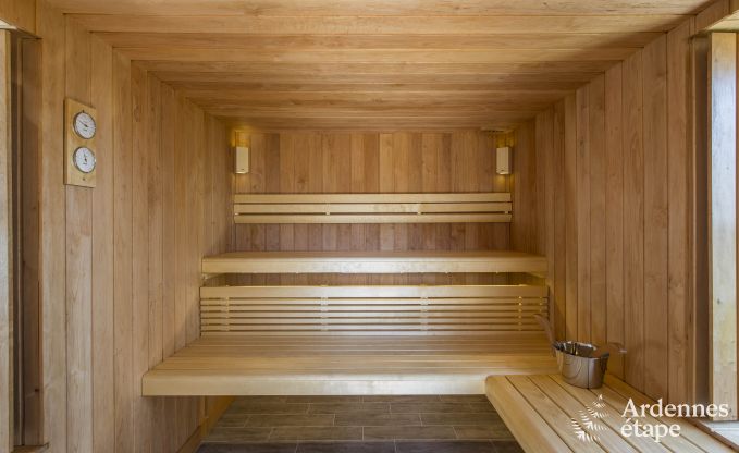 Luxueus en ecologisch vakantiehuis met sauna voor 21 personen in Hoei