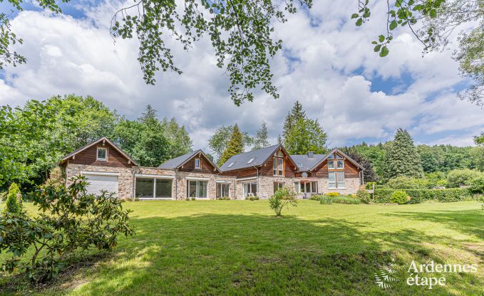 Gezellige villa in Jalhay voor 12/14 personen in de Ardennen