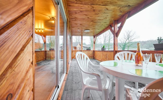 Rust verzekerd in deze charmante chalet voor 4 personen met hottub in de natuurlijke omgeving van Libin